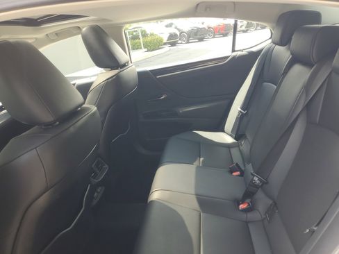 Certified 2023 Lexus ES 350 w/ Accessory Package (Z2) FWD image 10