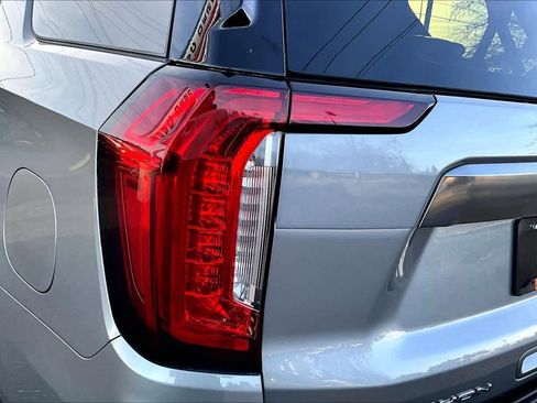 Used 2024 GMC Yukon AT4 image 32