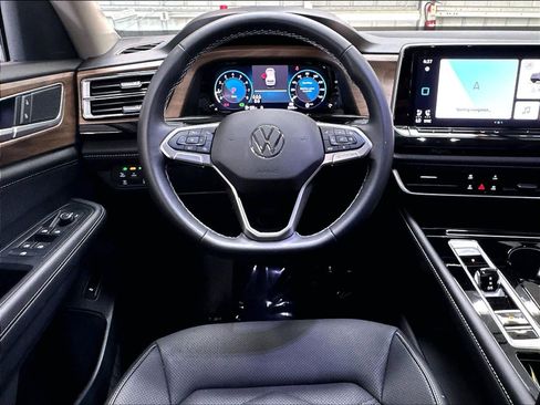 Certified 2026 Volkswagen Atlas SE w/ Panoramic Sunroof Package FWD image 11