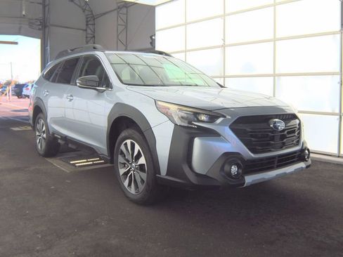 Used 2025 Subaru Outback Limited AWD/4WD image 5