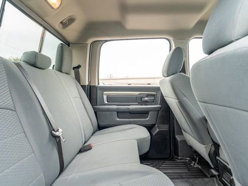 Used 2018 RAM 2500 SLT image 36