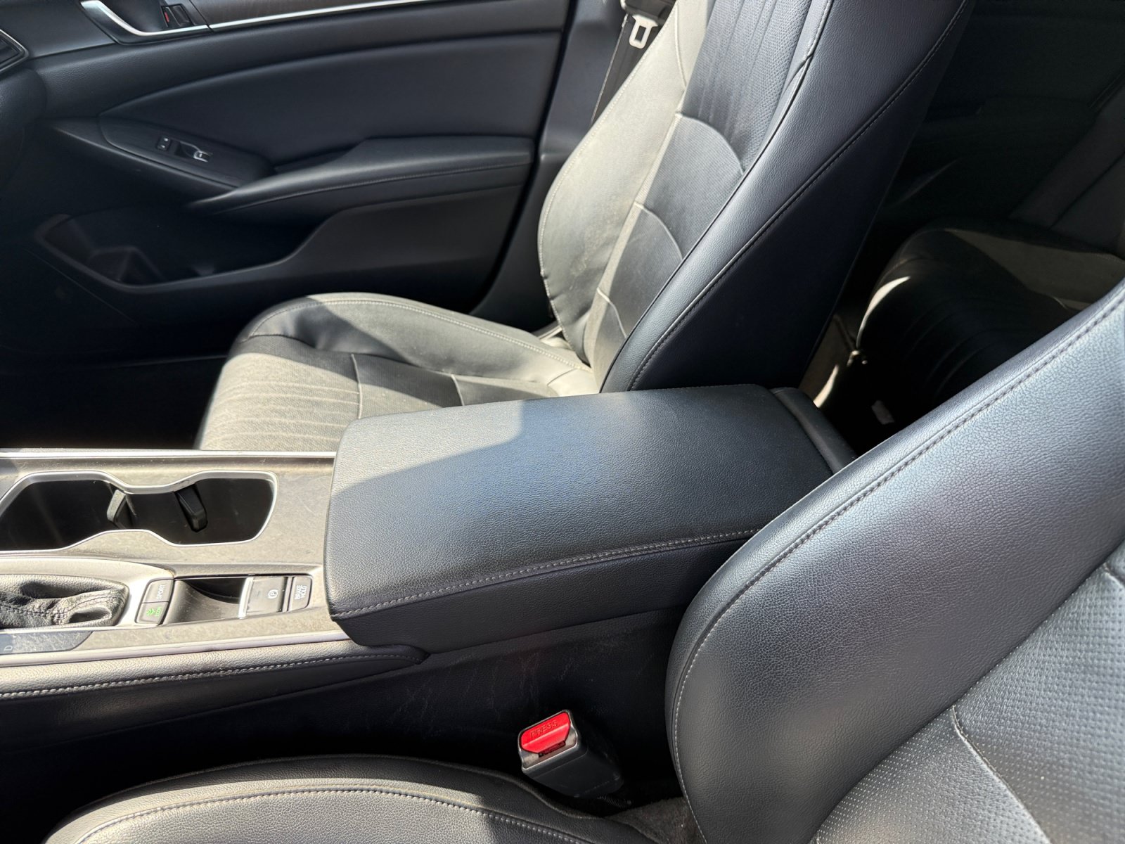 Certified 2018 Honda Accord Touring image 14