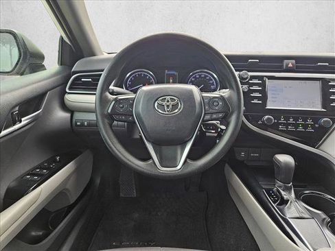 Used 2019 Toyota Camry LE image 11