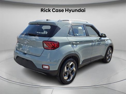Certified 2025 Hyundai Venue SEL image 7