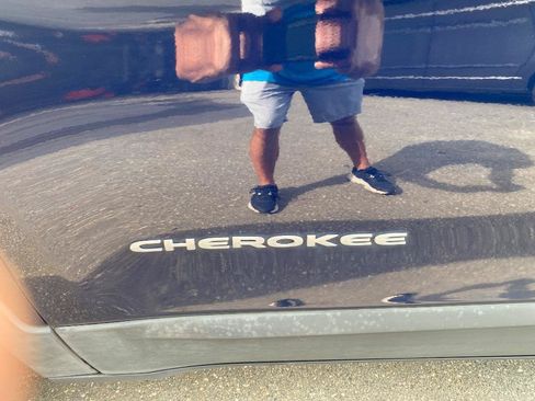 Used 2014 Jeep Cherokee Limited AWD/4WD image 42