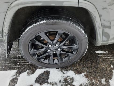 Used 2020 Jeep Grand Cherokee Altitude image 13