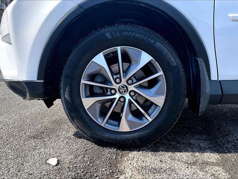 Used 2017 Toyota RAV4 XLE image 9