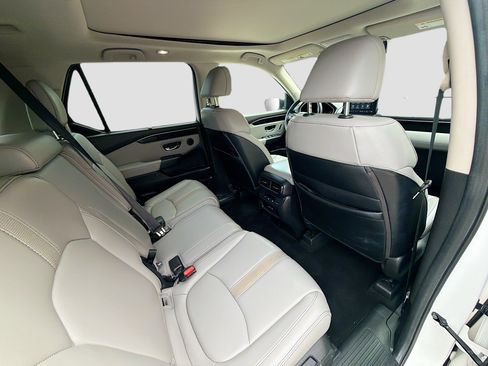 Used 2025 Honda Pilot Touring image 27