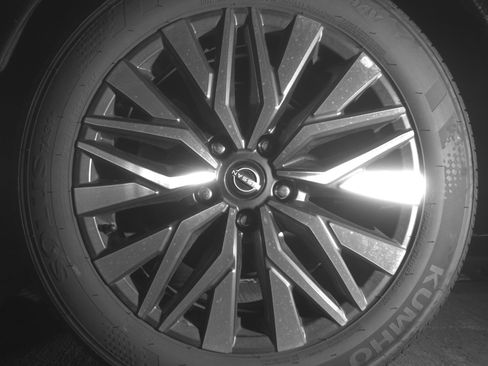 Used 2025 Nissan Altima 2.5 SV FWD image 14
