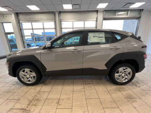 Used 2026 Hyundai Kona SE image 12
