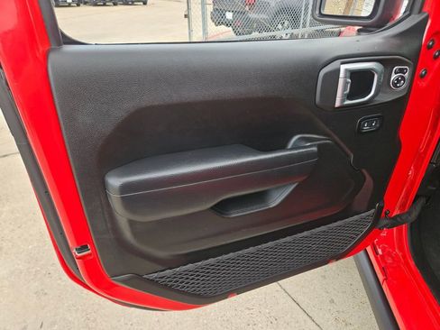 Used 2025 Jeep Wrangler Unlimited Rubicon image 14