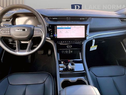 New 2026 Jeep Grand Cherokee Limited w/ Limited Altitude Package AWD/4WD image 10