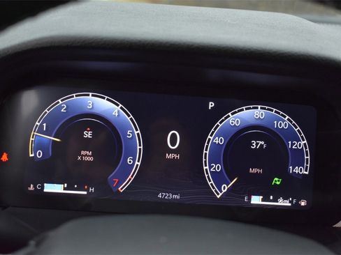 Used 2025 Jeep Grand Cherokee Laredo w/ Luxury Tech Group I image 11