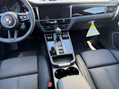New 2026 Porsche Macan image 16