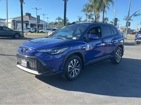 Used 2024 Toyota Corolla Cross SE image 3