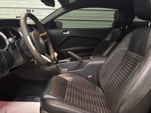 Used 2010 Ford Mustang Shelby GT500 RWD image 11