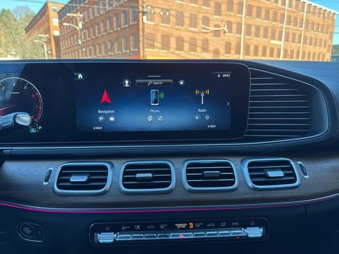 Certified 2025 Mercedes-Benz GLS 450 4MATIC image 30