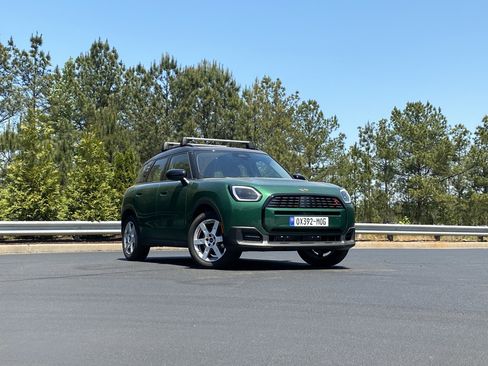 Used 2025 MINI Cooper Countryman S image 2