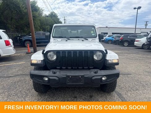 Used 2023 Jeep Gladiator Sport AWD/4WD image 7