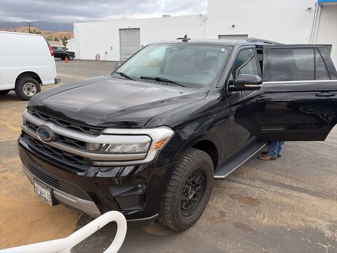 Used 2023 Ford Expedition Max XLT RWD image 3