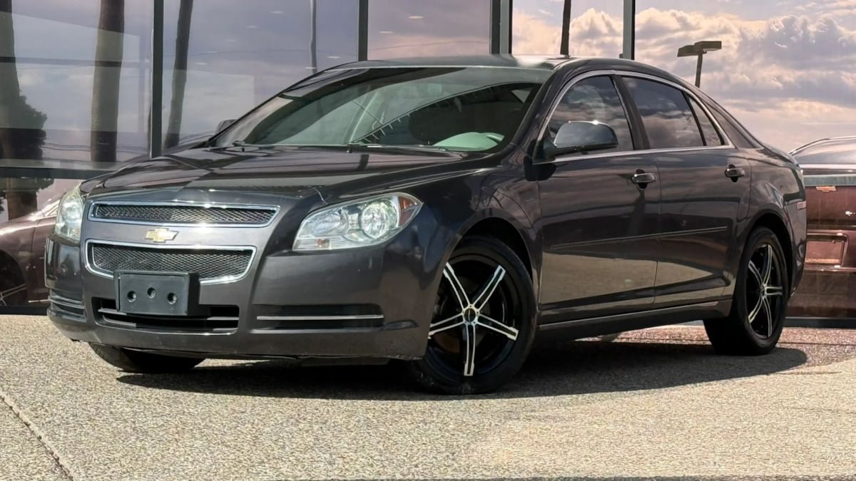 Used 2011 Chevrolet Malibu LT FWD image 2