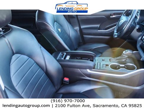 Used 2021 Toyota Highlander XLE image 21