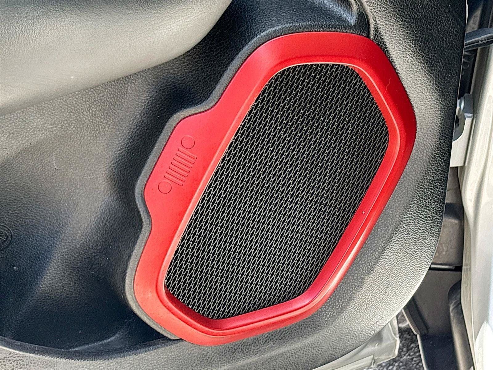 Used 2018 Jeep Renegade Trailhawk w/ UConnect 8.4 Nav Group AWD/4WD image 19