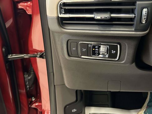Used 2024 Lincoln Corsair FWD w/ Equipment Group 101A image 30