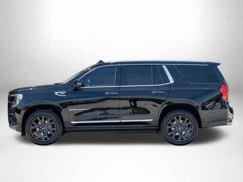 Used 2024 GMC Yukon Denali w/ Advanced Technology Package AWD/4WD image 4