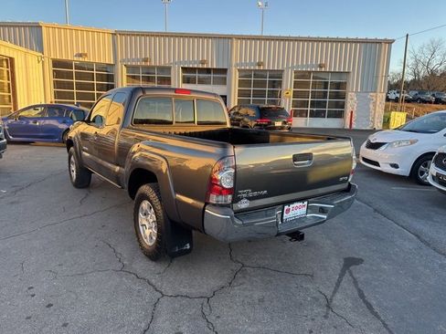 Used 2013 Toyota Tacoma 4x4 Access Cab image 6