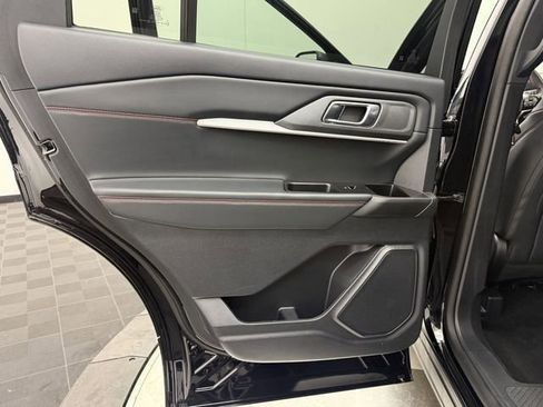 Used 2025 Ford Explorer ST-Line image 23