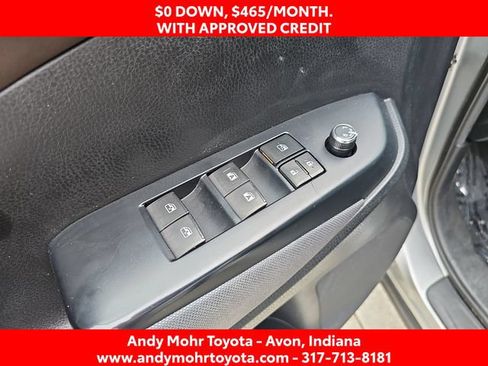 Used 2019 Toyota Highlander LE FWD image 12