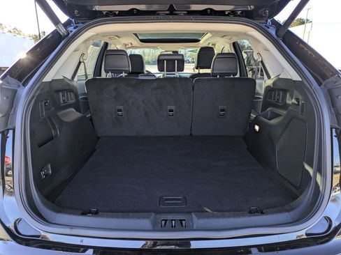 Certified 2022 Ford Edge Titanium w/ Class II Trailer Tow Package image 36