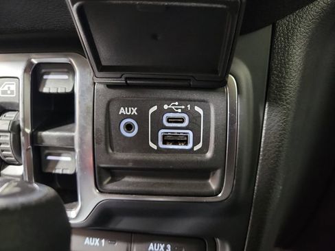 Used 2024 Jeep Wrangler Unlimited AWD/4WD image 22