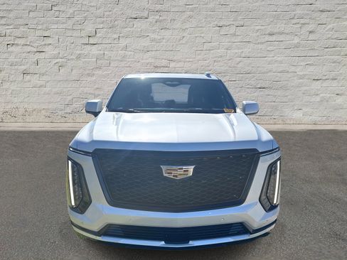 New 2025 Cadillac Escalade Sport Platinum w/ LPO, Floor Liner Package image 8