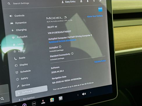 Used 2020 Tesla Model 3 Standard Range Plus image 18