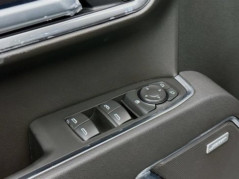 Used 2025 Chevrolet Silverado 1500 LT Trail Boss w/ Convenience Package II AWD/4WD image 18