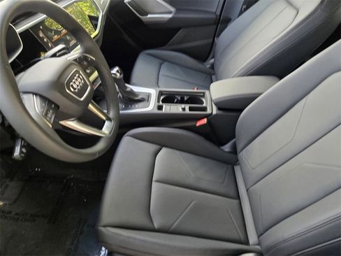 New 2025 Audi Q3 2.0T Premium image 24