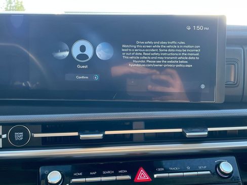 Used 2025 Hyundai Santa Fe SEL FWD image 20