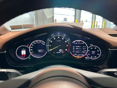 Used 2022 Porsche Panamera 4 AWD/4WD image 8