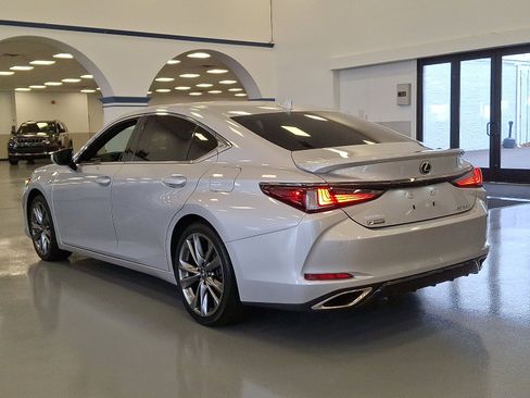 Used 2019 Lexus ES 350 F Sport image 4