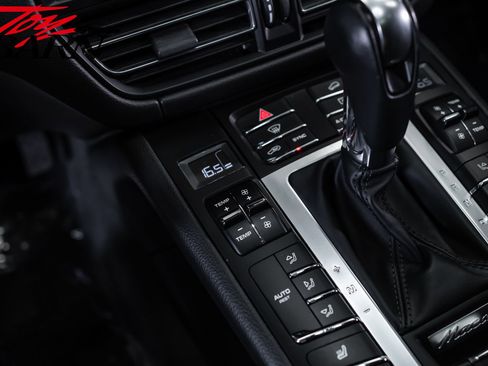 Used 2021 Porsche Macan AWD/4WD image 37