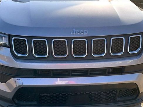 Used 2023 Jeep Compass Sport image 29