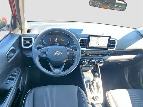 Used 2024 Hyundai Venue Limited image 23