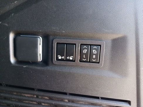 Used 2023 Chevrolet Tahoe High Country image 44