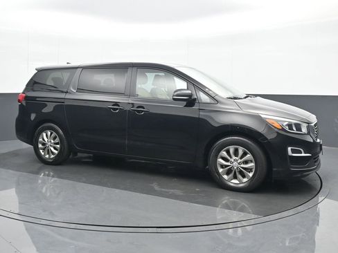 Used 2020 Kia Sedona LX image 8