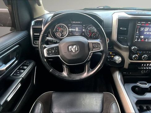 Used 2019 RAM 1500 Laramie AWD/4WD image 9