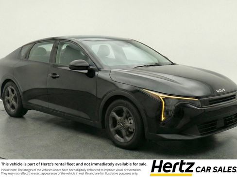 Used 2025 Kia K4 LXS image 1