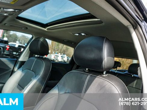 Used 2019 Kia Niro EX Premium w/ Sunroof Package image 19