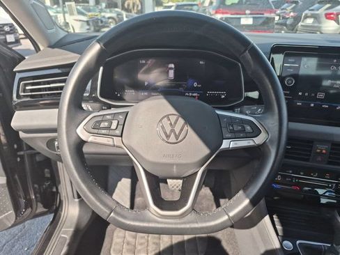 Used 2025 Volkswagen Jetta SE FWD image 22